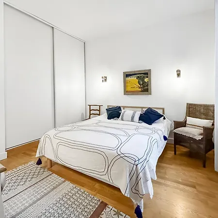 Nid Douillet Au Coeur D'uzes Uzès