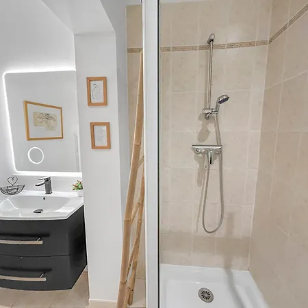 Le Cocon D'uzes I Elegance & Serenite דירה *