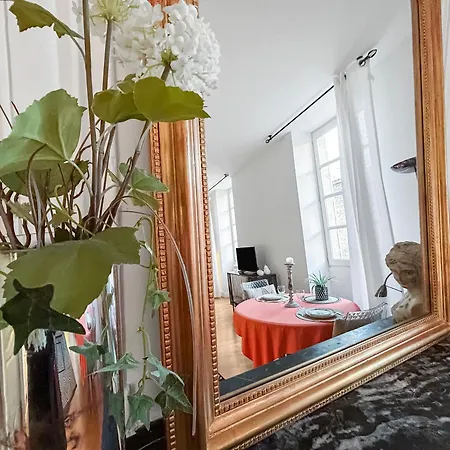 Nid Douillet Au Coeur D'uzes *